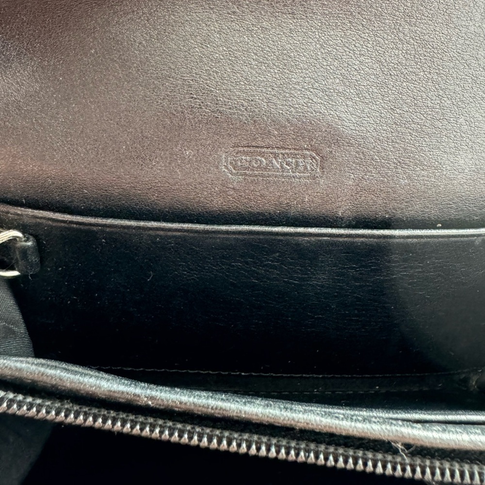 Signature Coach Design Wallet with Keychain - Picture 5 of 6